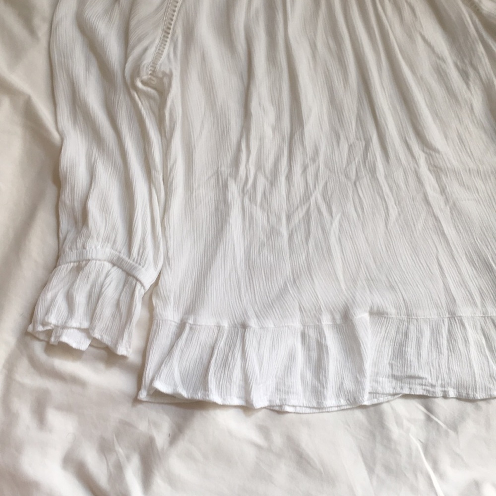 Two blouses - Picture 2 of 7